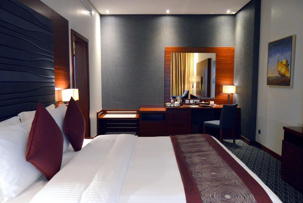 Ramada By Wyndham Manama City Centre Ngoại thất bức ảnh