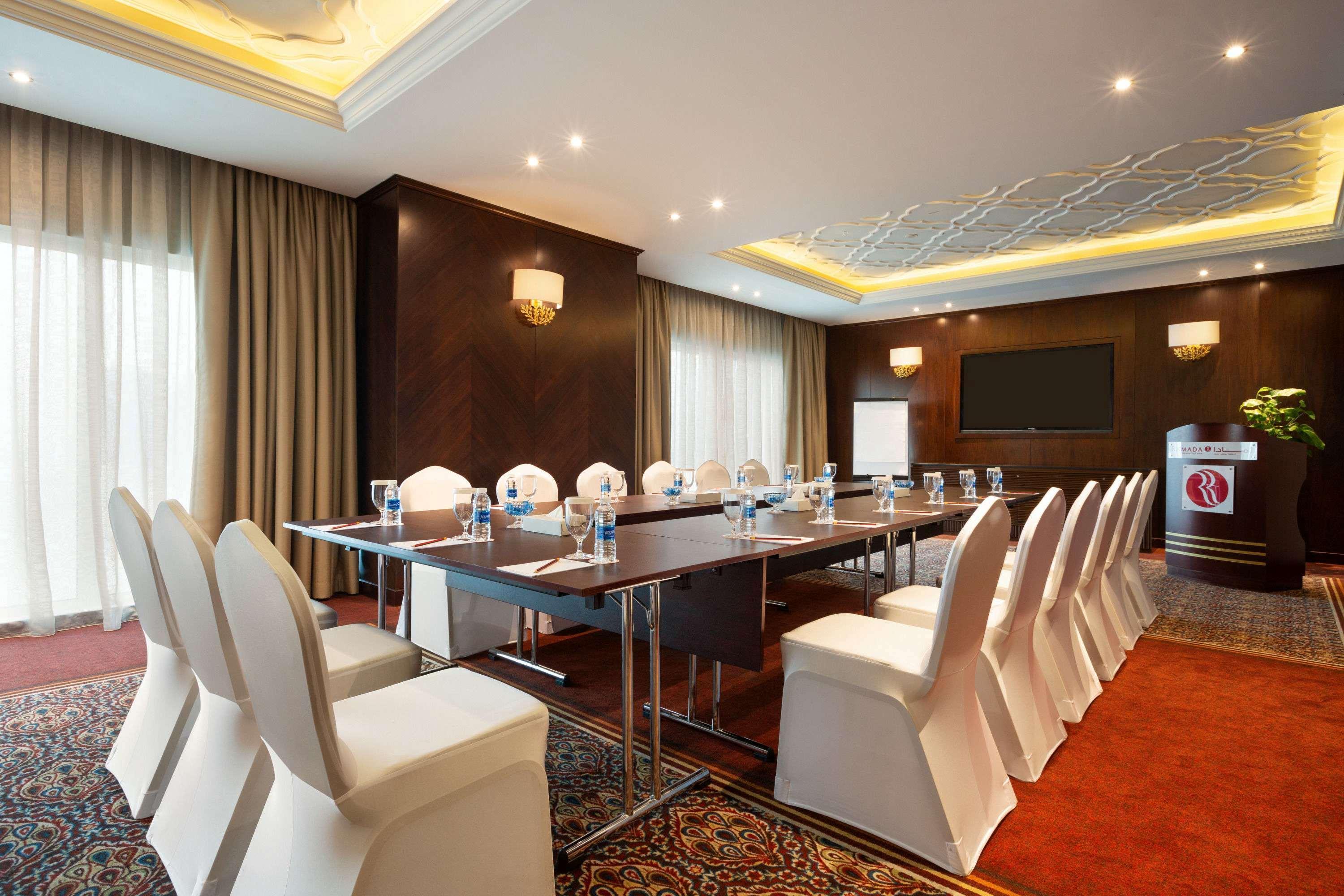 Ramada By Wyndham Manama City Centre Ngoại thất bức ảnh