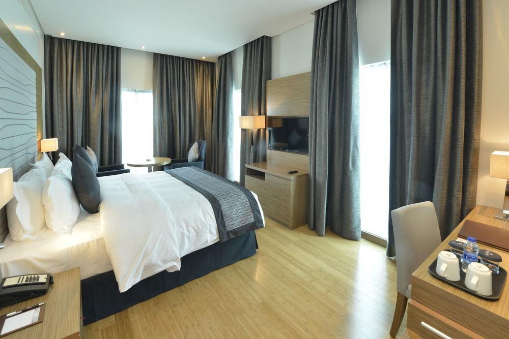 Ramada By Wyndham Manama City Centre Ngoại thất bức ảnh